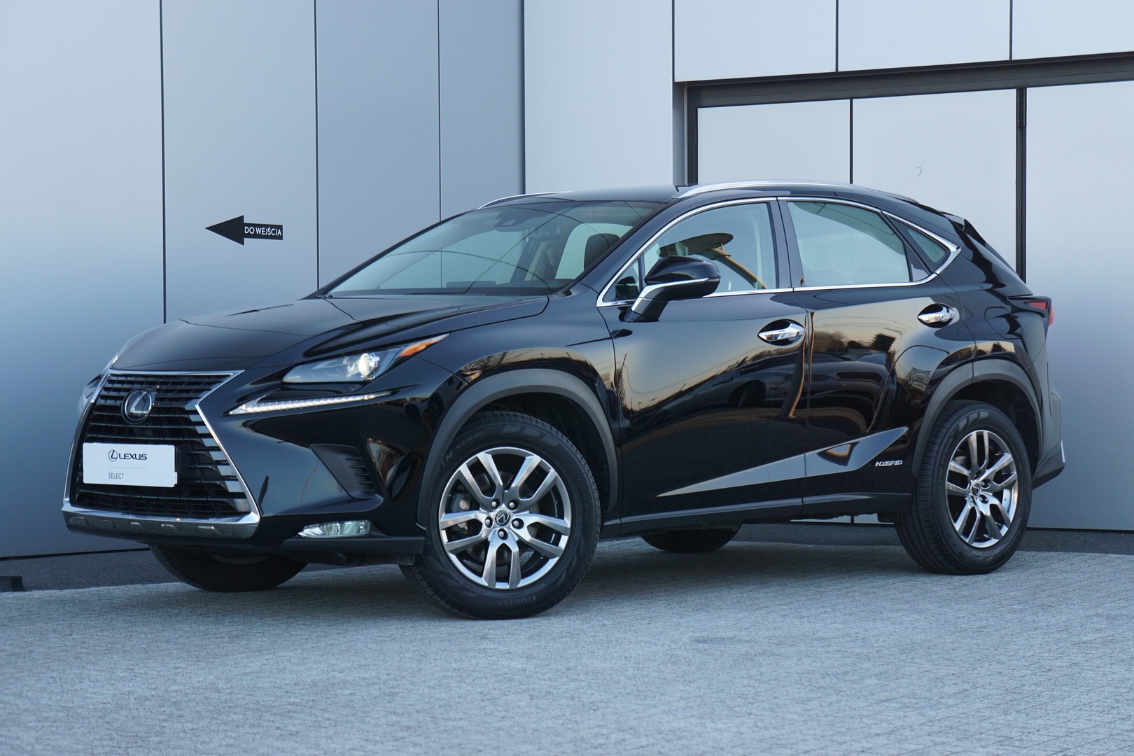 Oferta samochodu Lexus NX 2 5 Hybryda 2019 149 900 zł brutto Lexus